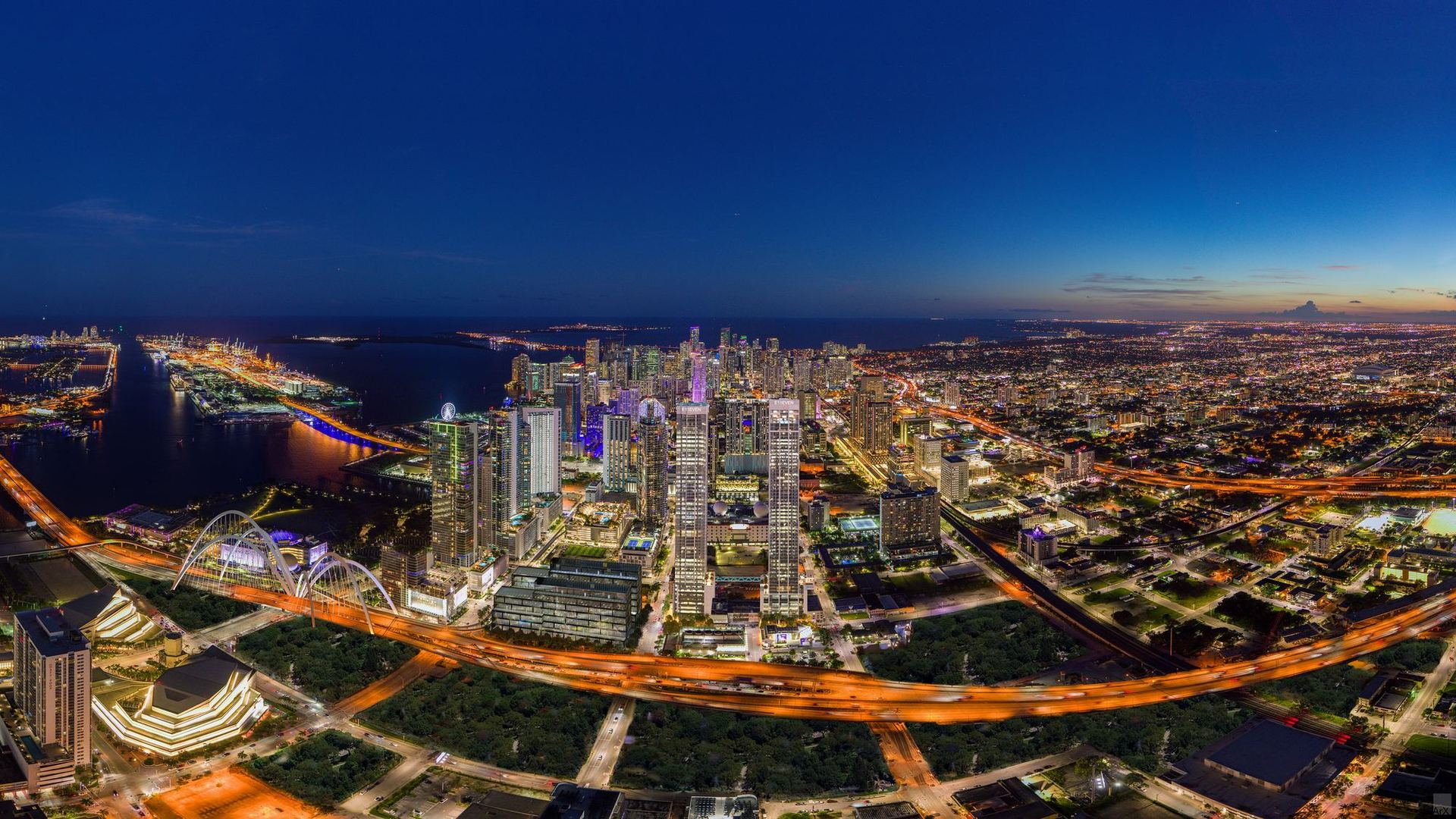 E11EVEN Club Collection, night view over Downtown Miami from the Presidential Collection